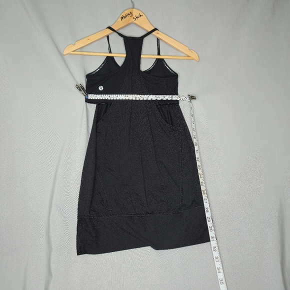 Lululemon Black Circle Mesh No Limits Tank w/ Luon Bra Size 4 - Picture 4 of 7